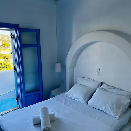 Serene Blanc, Paros *